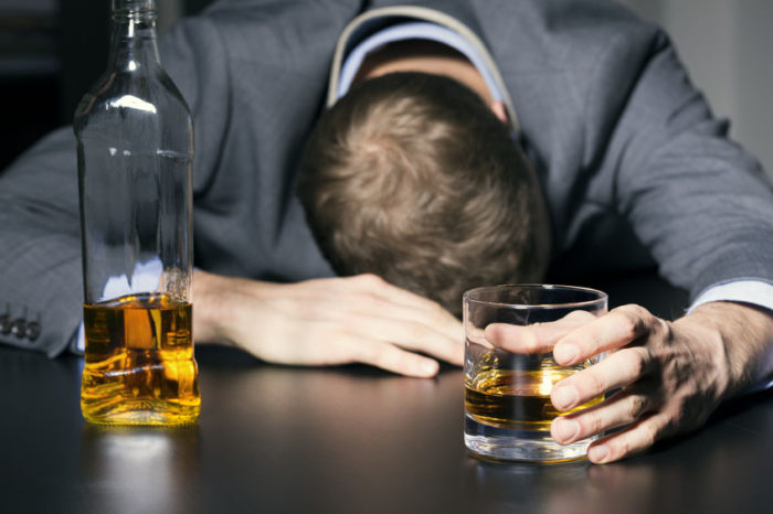 Réduisez votre consommation d’alcool pour limiter vos soucis de santé à la retraite